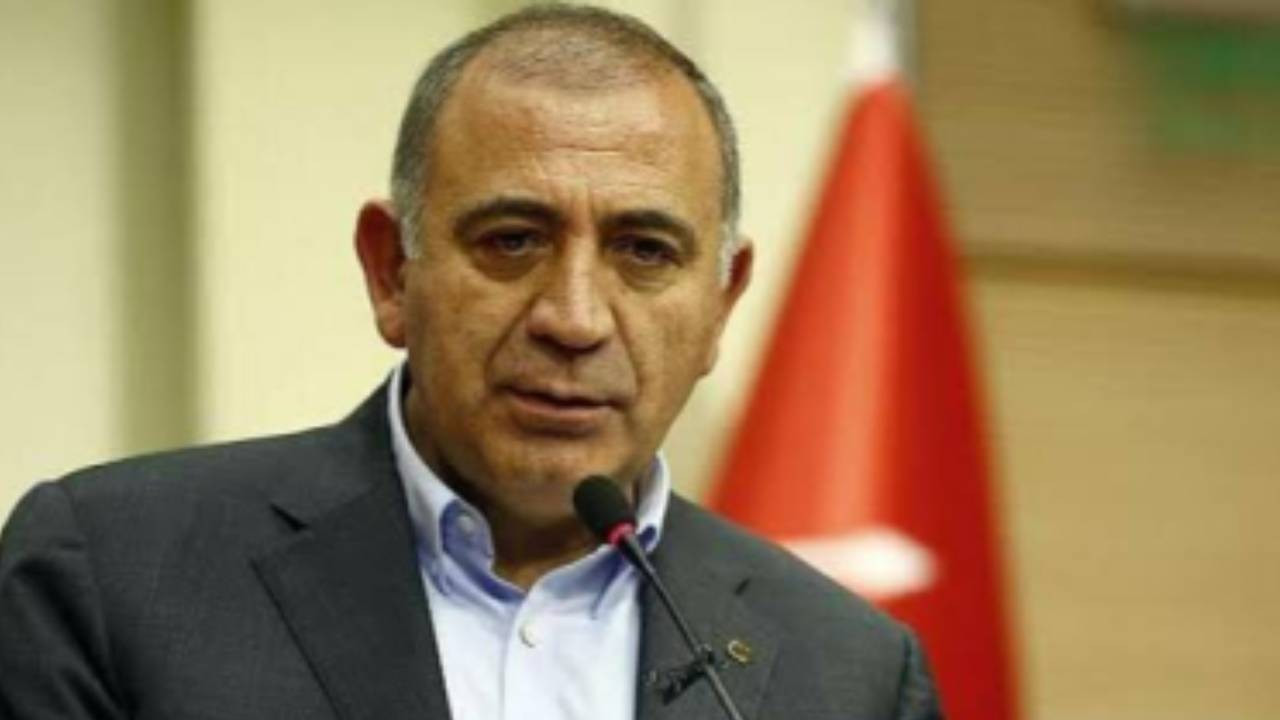 CHP İstanbul İl Başkanlığı’na kayyum olarak atanan Gürsel Tekin’den ‘geliyoruz’ paylaşımı