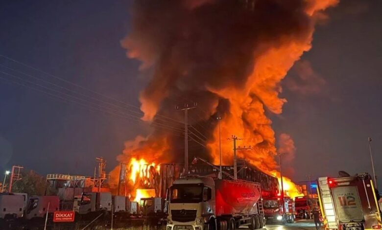 Kocaeli’de lojistik deposunda yangın çıktı