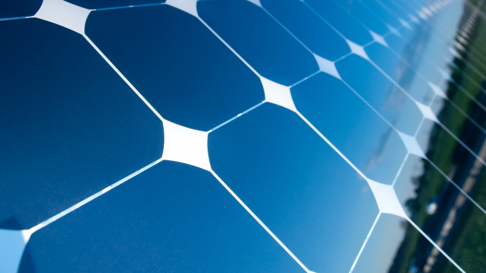 Kayısı bahçelerinde güneş paneli uygulamasıyla enerji ve verimlilik hedefleniyor Kayısı bahçelerinde güneş paneli uygulamasıyla enerji ve verimlilik hedefleniyor