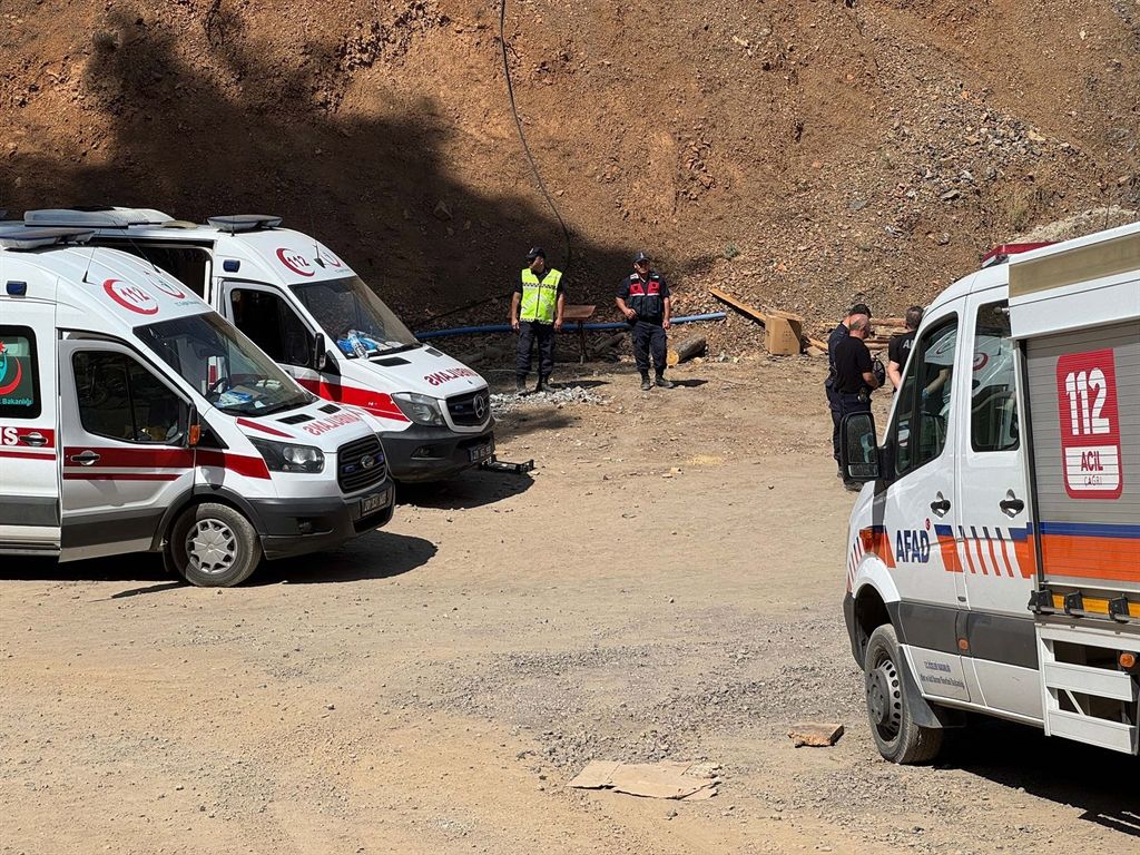 Krom madeninden 25 saat sonra sevindirici haber geldi – 
