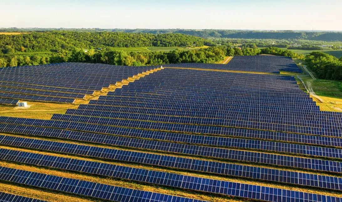 Küresel Güneş Enerjisi Kurulumları 2025’in İlk Yarısında %64 Arttı Küresel Güneş Enerjisi Kurulumları 2025’in İlk Yarısında %64 Arttı