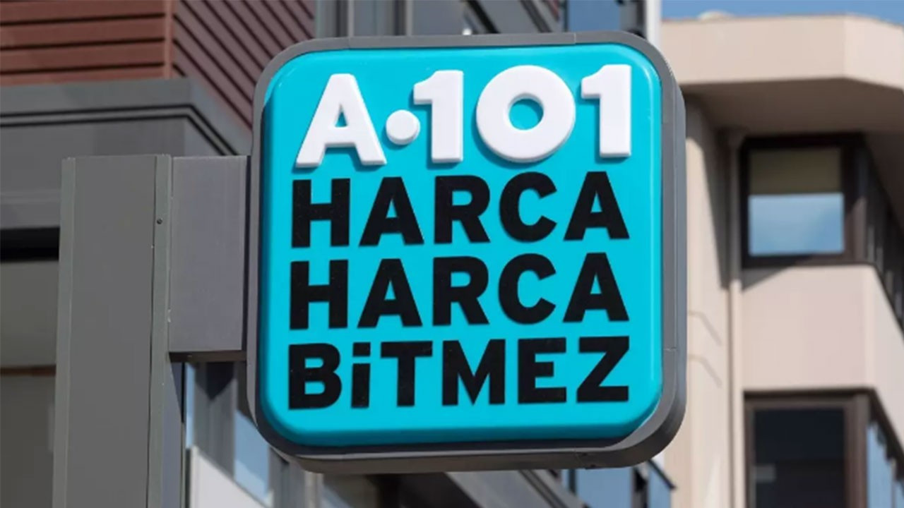 A101’e Singer Overlok Makinesi geliyor! A101 market 18 Eylül 2025 Perşembe aktüel ürünler kataloğu!