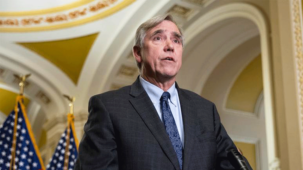 ABD Senatosu’nda bir ilk: Senatör Merkley, Trump’ın Filistin’i tanınması için tasarı sundu ABD Senatosu’nda bir ilk: Senatör Merkley, Trump’ın Filistin’i tanınması için tasarı sundu