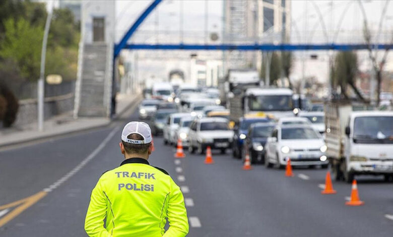 İstanbul’da bazı yollar trafiğe kapatıldı! İstanbul’da bazı yollar trafiğe kapatıldı!