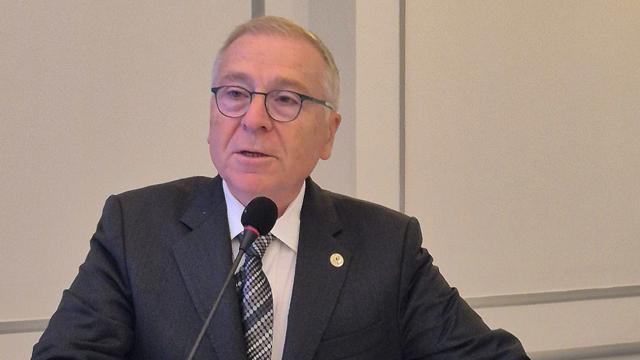 BUSİAD Yüksek Danışma Kurulu Başkanı Türkay: “Yakın gelecekte tünelin ucunda ışık görünmüyor” BUSİAD Yüksek Danışma Kurulu Başkanı Türkay: “Yakın gelecekte tünelin ucunda ışık görünmüyor”