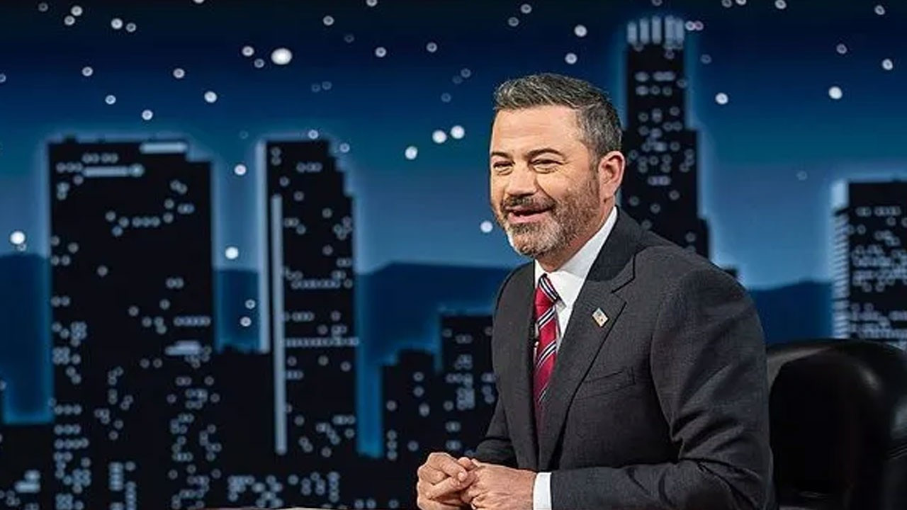 Charlie Kirk yorumları yüzünden askıya alınmıştı! Komedyen Jimmy Kimmel’in şovu yayına başlıyor Charlie Kirk yorumları yüzünden askıya alınmıştı! Komedyen Jimmy Kimmel’in şovu yayına başlıyor