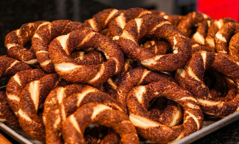 Ankara'da simit 20 lira oldu! Vatandaşlar tepkili Ankara'da simit 20 lira oldu! Vatandaşlar tepkili