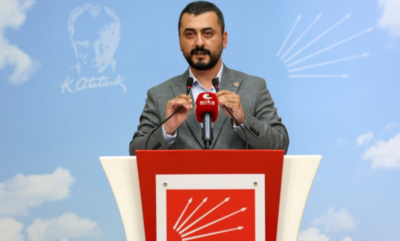 Eski CHP Genel Başkan Yardımcısı Eren Erdem: Aktif politika hayatımı sonlandırdım Eski CHP Genel Başkan Yardımcısı Eren Erdem: Aktif politika hayatımı sonlandırdım