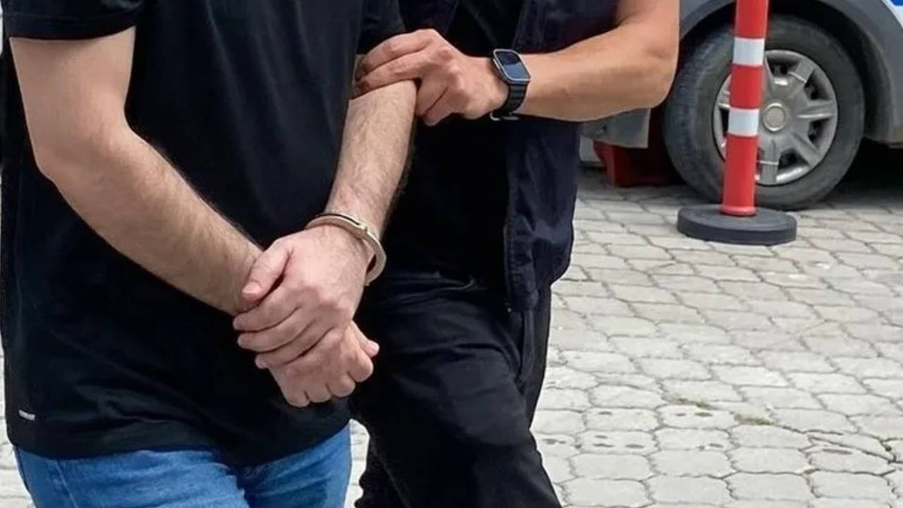 FETÖ'nün Dışişleri Bakanlığı mahrem yapılanmasına soruşturma: 10 gözaltı kararı FETÖ'nün Dışişleri Bakanlığı mahrem yapılanmasına soruşturma: 10 gözaltı kararı