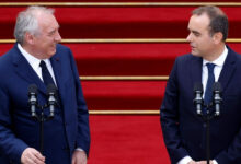 Fransa’da başbakan Sebastien Lecornu, Bayrou’dan görevi devraldı