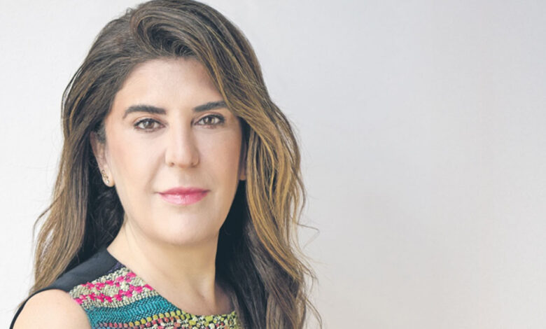 “Hayatı ve insan olmayı sanat doğruluyor, iş yaşantıma zarafet içinde yaklaşmamı sağlıyor”