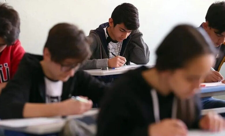 İhtiyaç sahibi öğrencilere 1.5 milyar liralık eğitim desteği sağlandı İhtiyaç sahibi öğrencilere 1.5 milyar liralık eğitim desteği sağlandı