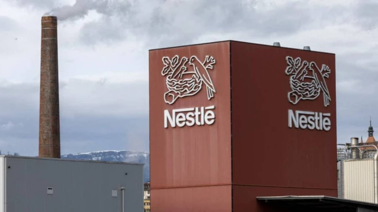 Nestle’de ani CEO değişimi: Gizli romantik ilişkisi başını yaktı Nestle’de ani CEO değişimi: Gizli romantik ilişkisi başını yaktı
