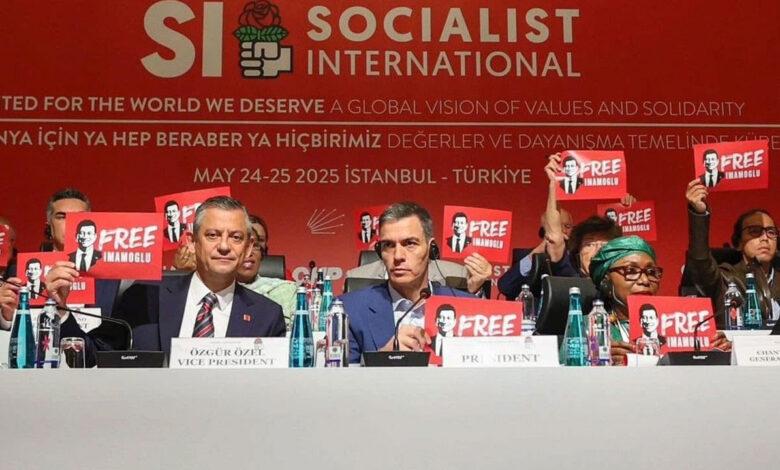 Sosyalist Enternasyonal’den kayyum tepkisi: Özgür Özel’i destekliyoruz