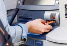 Türkiye'de banka şubeleri azaldı, ATM sayısı 55 bini aştı