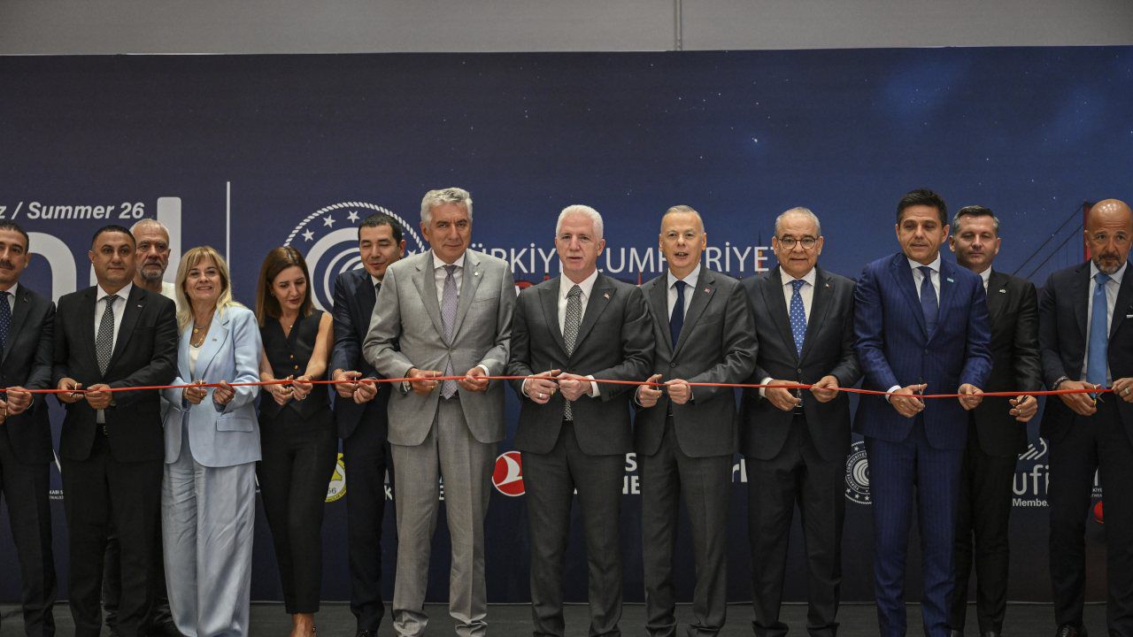 ‘Üç ayakkabıdan biri ithal, Trump modeline ihtiyaç var’ ‘Üç ayakkabıdan biri ithal, Trump modeline ihtiyaç var’