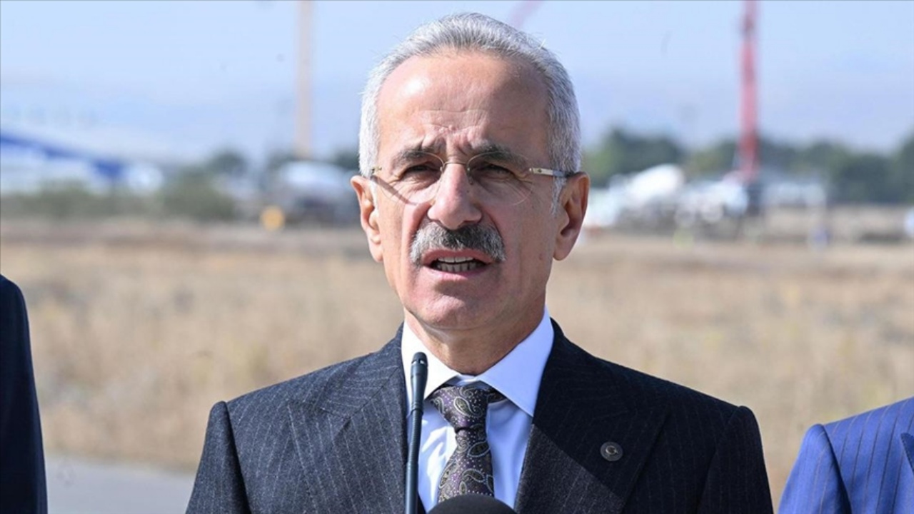 Bakan Uraloğlu: Şam Havalimanı’ndaki hava trafiği daha emniyetli hale gelecek Bakan Uraloğlu: Şam Havalimanı’ndaki hava trafiği daha emniyetli hale gelecek