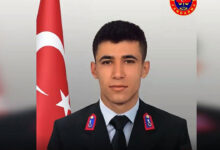 Uzman Çavuş Yeşil, kontrol devriyesinde otomobil çarpması sonucu şehit oldu