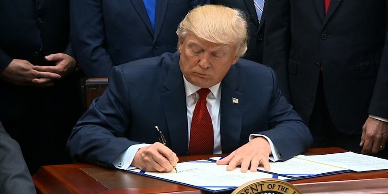 Trump, ithal kamyon ve otobüslere de tarife getirdi Trump, ithal kamyon ve otobüslere de tarife getirdi
