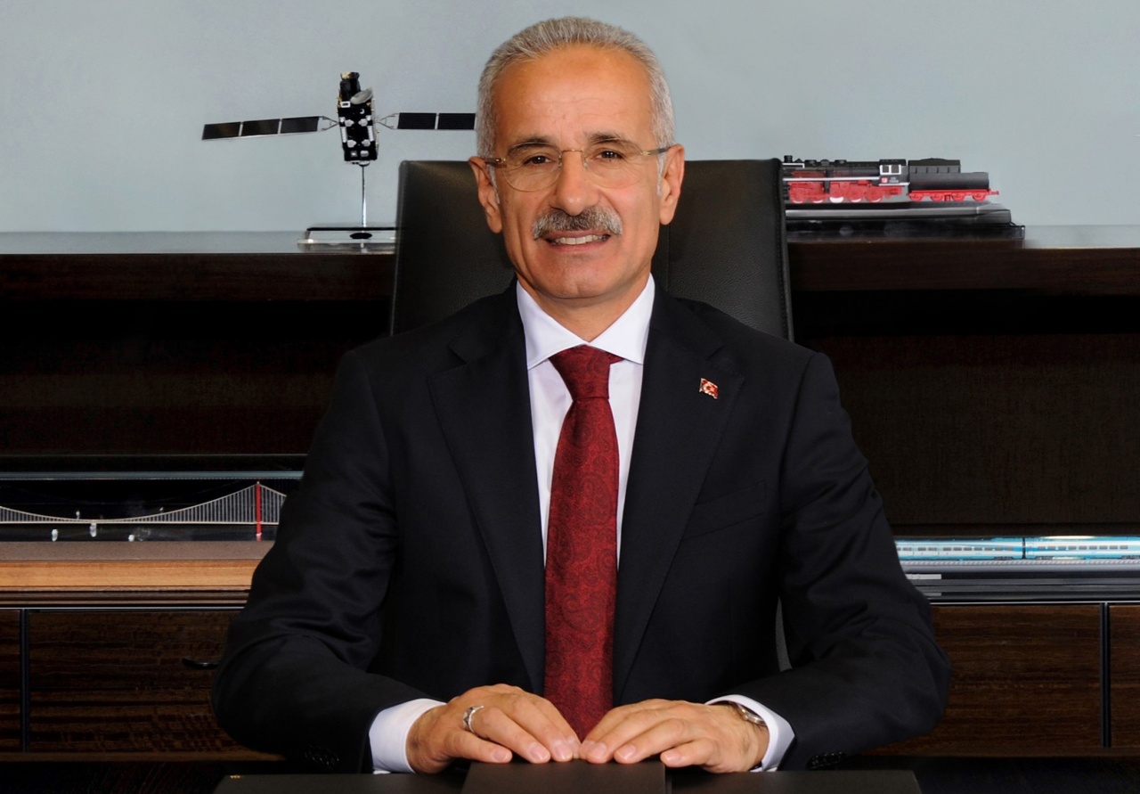 Uraloğlu: Demir yolu hat uzunluğunun 2026’da 14 bin 437 kilometreye çıkarılması hedefleniyor