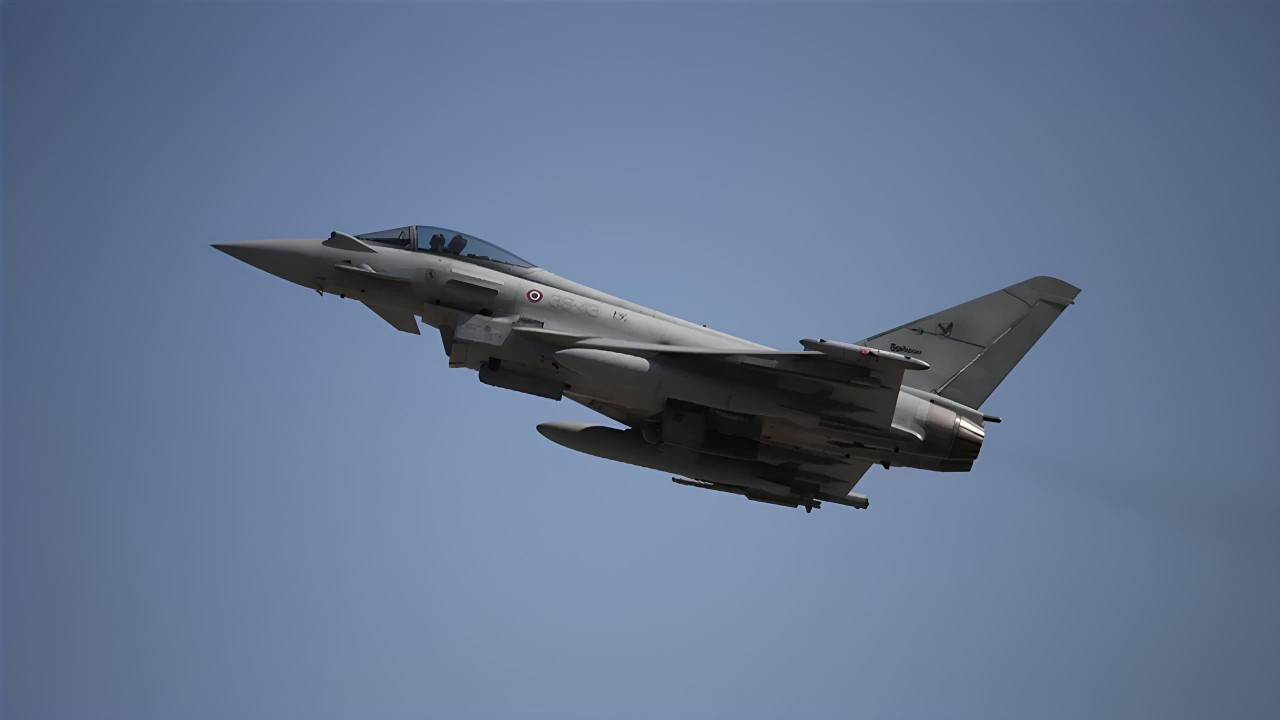 Arap ve İsrail basını Türkiye-İngiltere Eurofighter anlaşmasını gündeme taşıdı Arap ve İsrail basını Türkiye-İngiltere Eurofighter anlaşmasını gündeme taşıdı