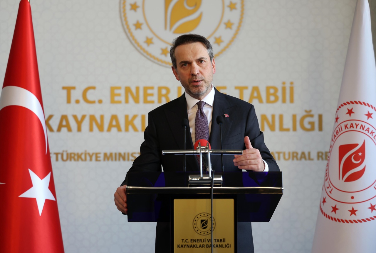Bayraktar: Çinli Dongfang’in 250 milyon dolarlık rüzgar türbini üretim tesisini kurma planını değerlendirdik