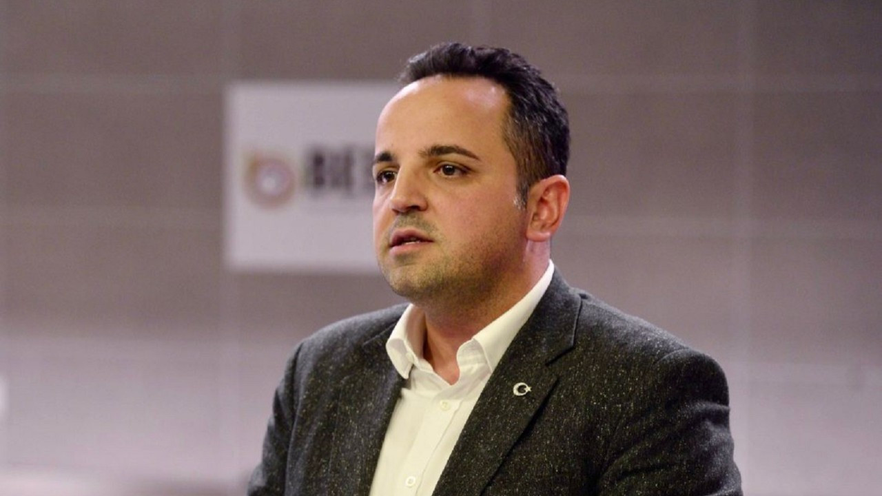 BUYSAD Başkanı Şakir Özen: “İki fincan kahve fiyatına dört kap yemek sunmaya çalışıyoruz” BUYSAD Başkanı Şakir Özen: “İki fincan kahve fiyatına dört kap yemek sunmaya çalışıyoruz”