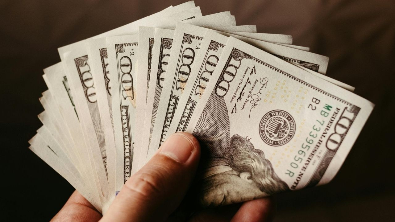 Dolarda yükseliş sürüyor! Haftalık kazancını genişletti Dolarda yükseliş sürüyor! Haftalık kazancını genişletti