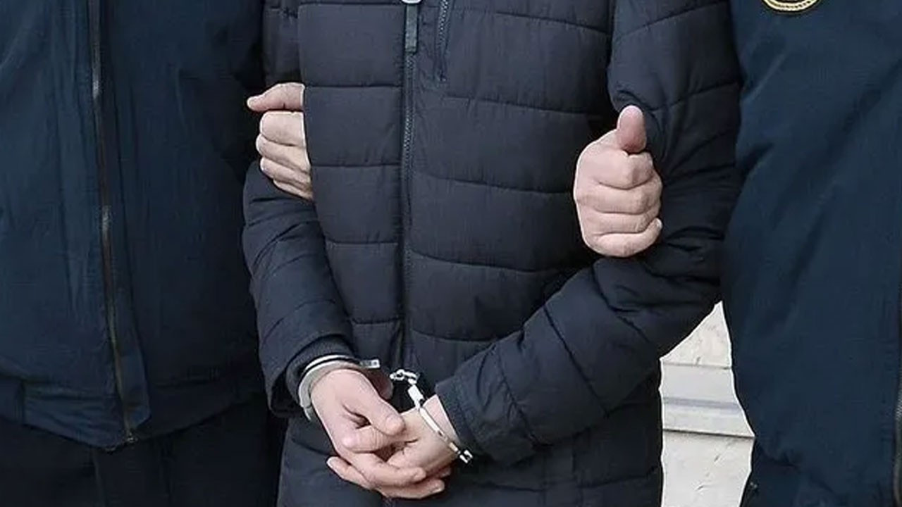 İstanbul merkezli FETÖ operasyonunda 5 doktor tutuklandı