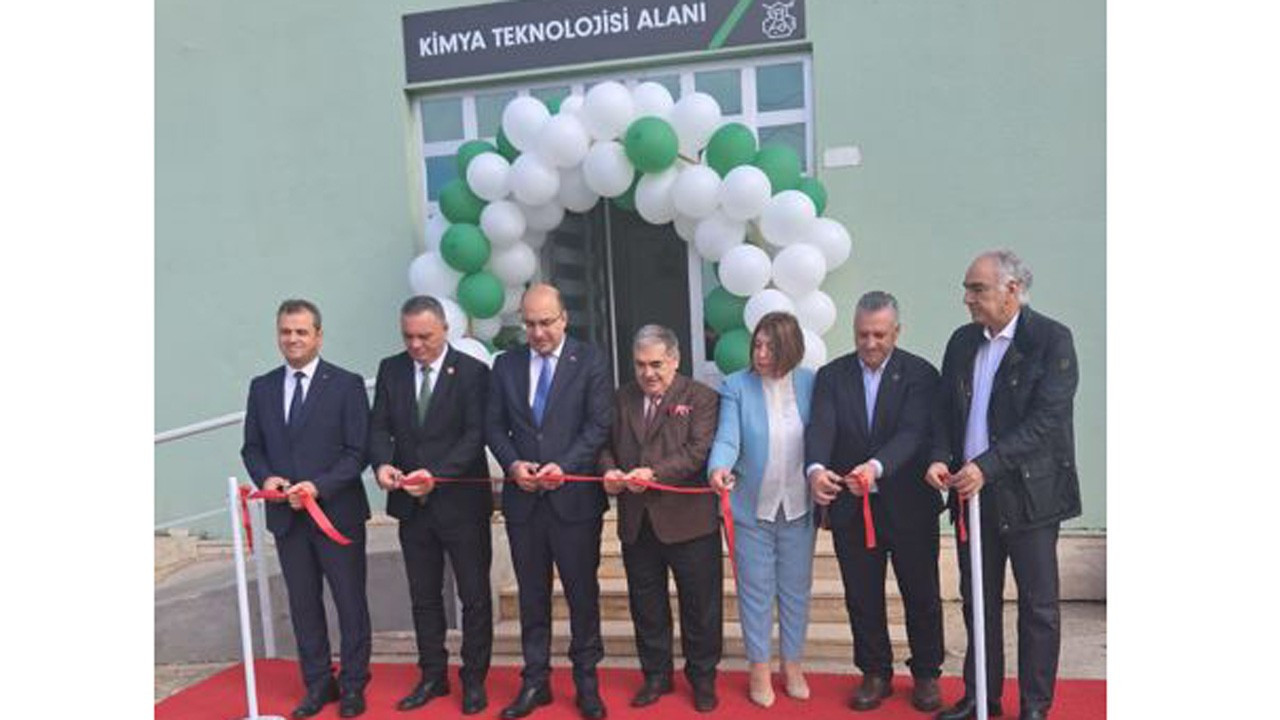 Lila Kağıt’tan mesleki eğitime anlamlı destek: Kimya laboratuvarı açıldı