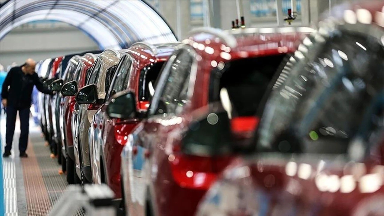 Otomobilde elektrikli ve hibrit rüzgârı esiyor! Benzinli ve dizelde satışlar geriledi Otomobilde elektrikli ve hibrit rüzgârı esiyor! Benzinli ve dizelde satışlar geriledi