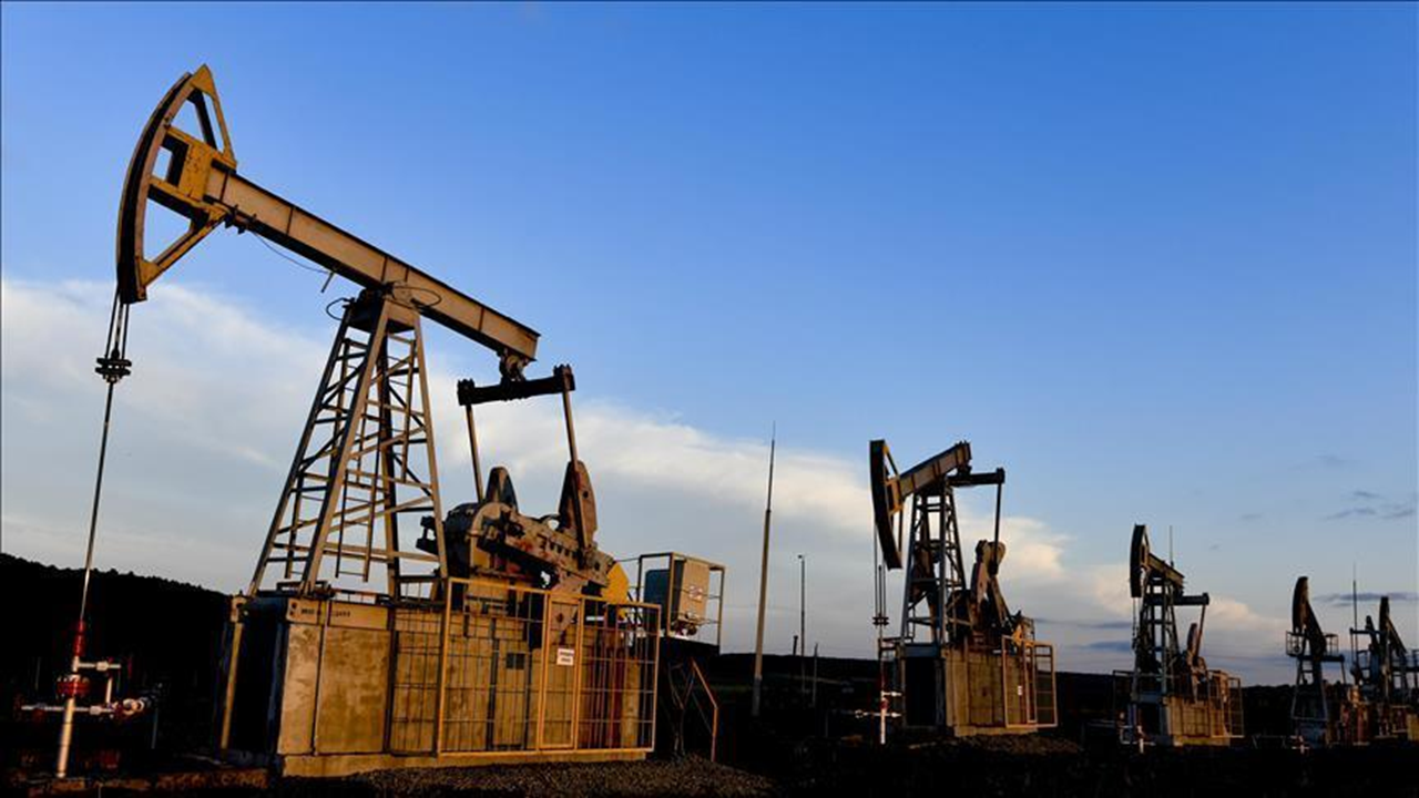 IEA, 2025 petrol talebi tahminini düşürdü: Arzda artış bekleniyor