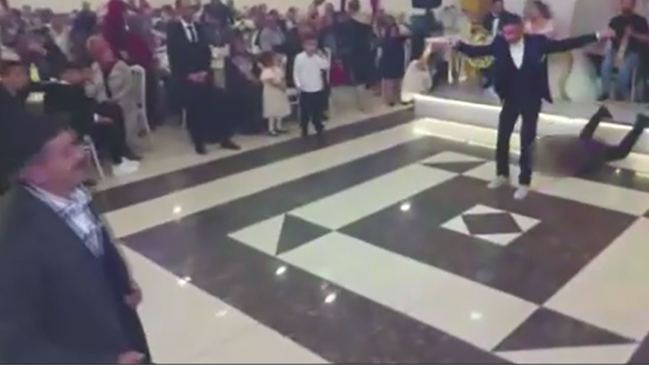 Sahnede kalp krizi geçiren Giresunlu sanatçı hayatını kaybetti (VİDEO)