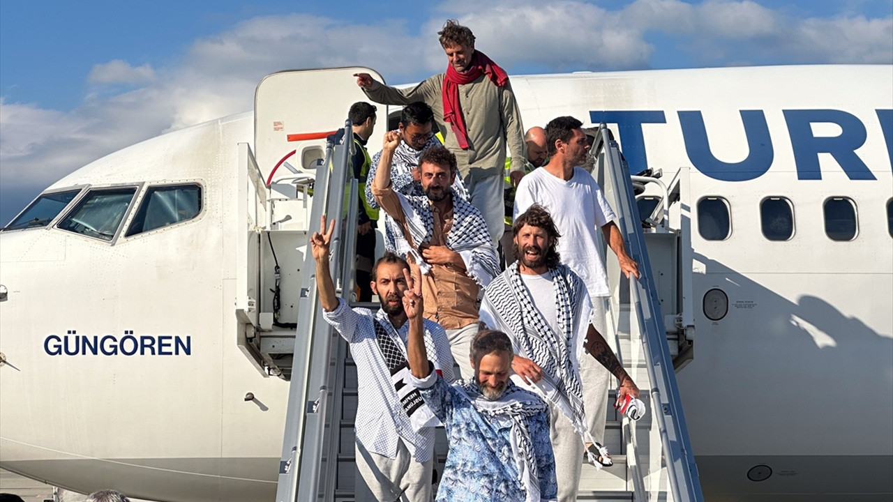 Dışişleri Bakanlığı açıkladı: Sumud Filosu’ndaki 14 Türk vatandaşı yurda dönüyor Dışişleri Bakanlığı açıkladı: Sumud Filosu’ndaki 14 Türk vatandaşı yurda dönüyor