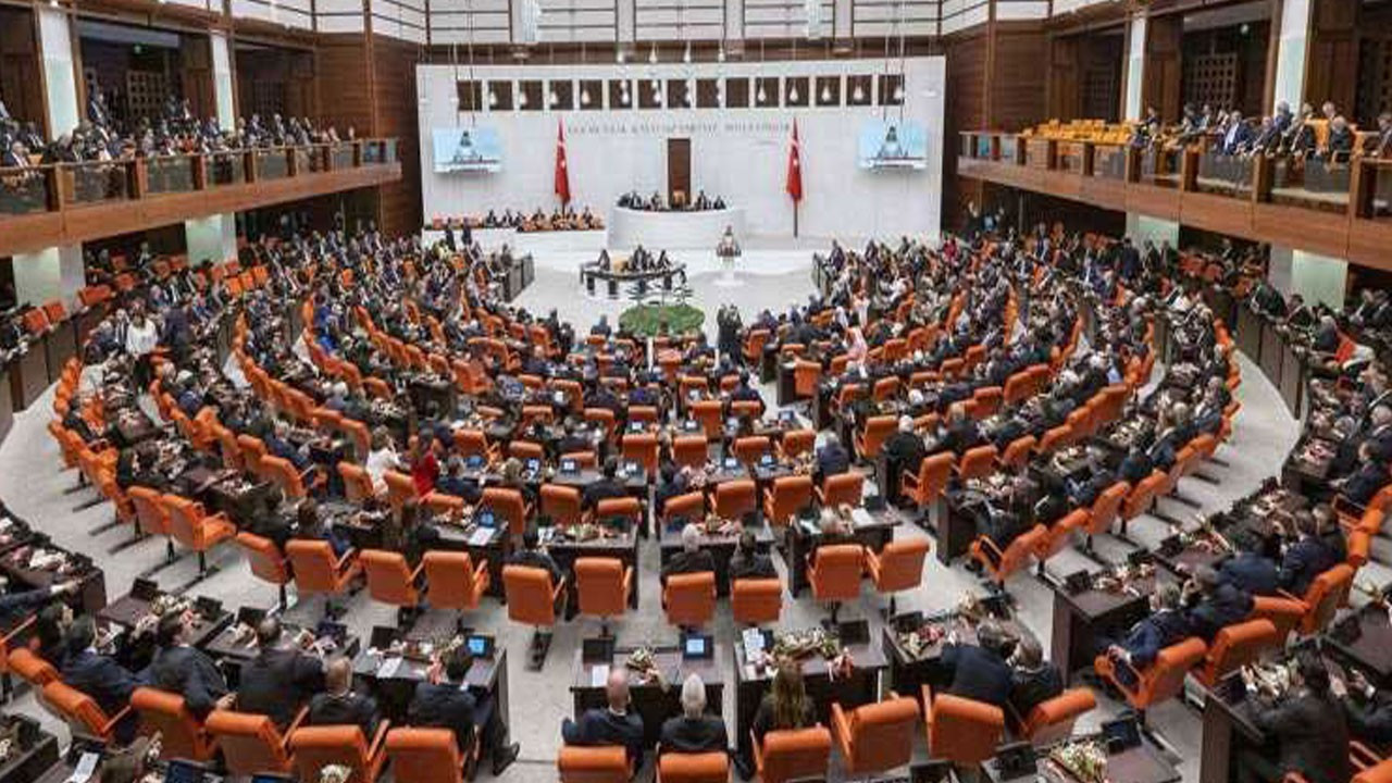 CHP, 40 Vekilin Sahte Diploması İddiasını Meclis’e Taşıdı