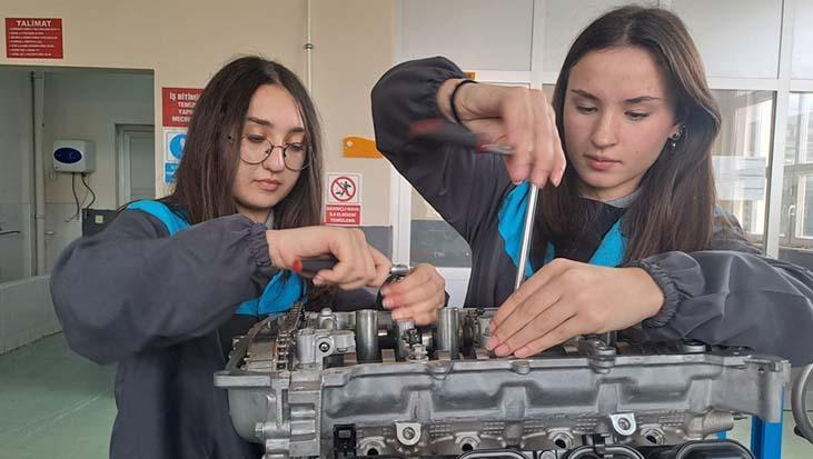 MEB, Nitelikli İş Gücü İçin Yeni Eğitim Modelini Açıklıyor