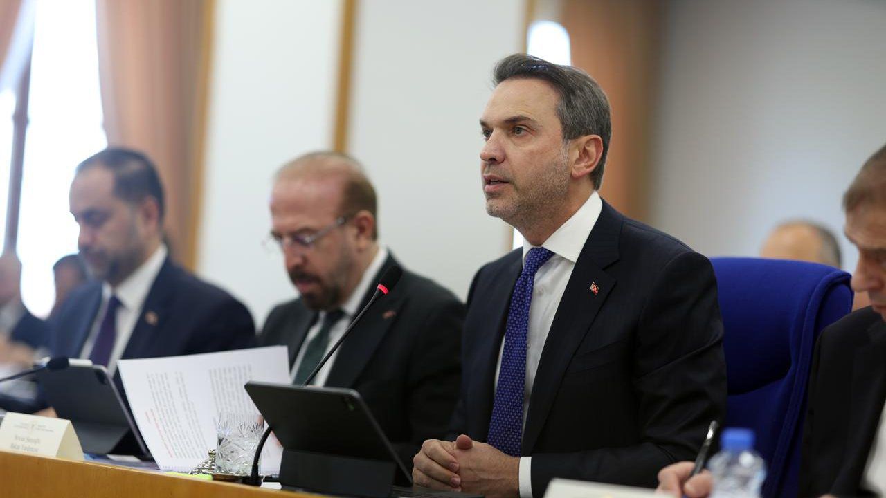 Bayraktar: 97 Bin Maden Ruhsatı İptal Edildi