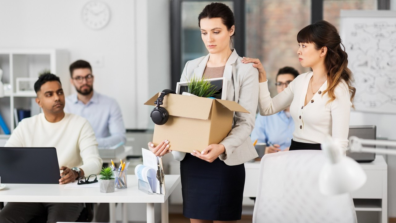 Beyaz yakalılar tetikte: Artan işten çıkarma dalgasına karşı yeni B planları