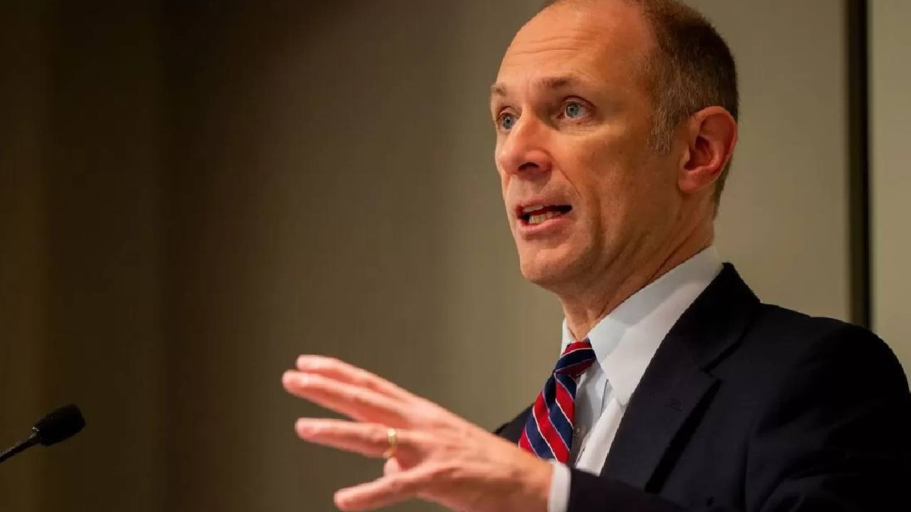 Fed, aralık ayında faiz indirimi yapacak mı? Chicago Fed Başkanı Goolsbee: ‘Kararsızım’ Fed, aralık ayında faiz indirimi yapacak mı? Chicago Fed Başkanı Goolsbee: ‘Kararsızım’