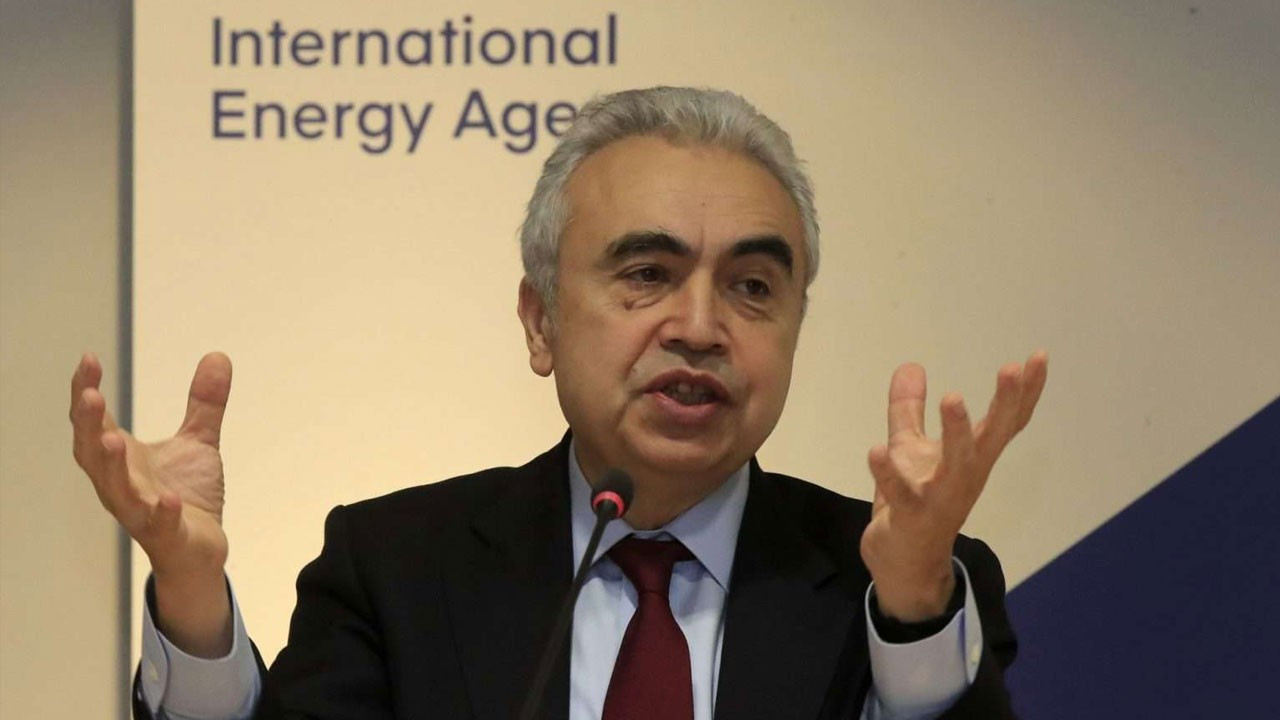 IEA: Petrol ve doğalgaz talebi bu on yılda zirve